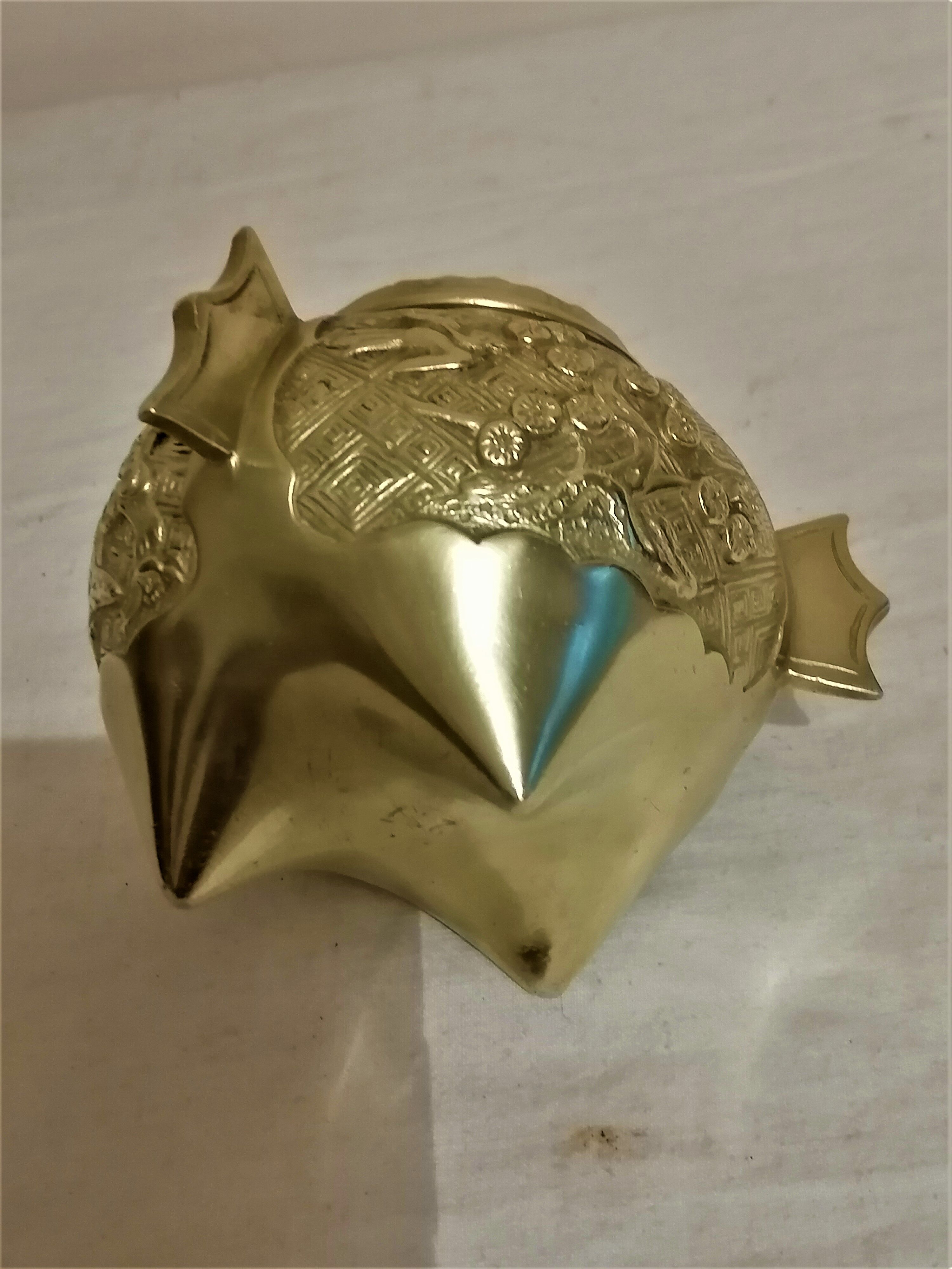 Covered pot, burns perfume, Chinese incense in bonze