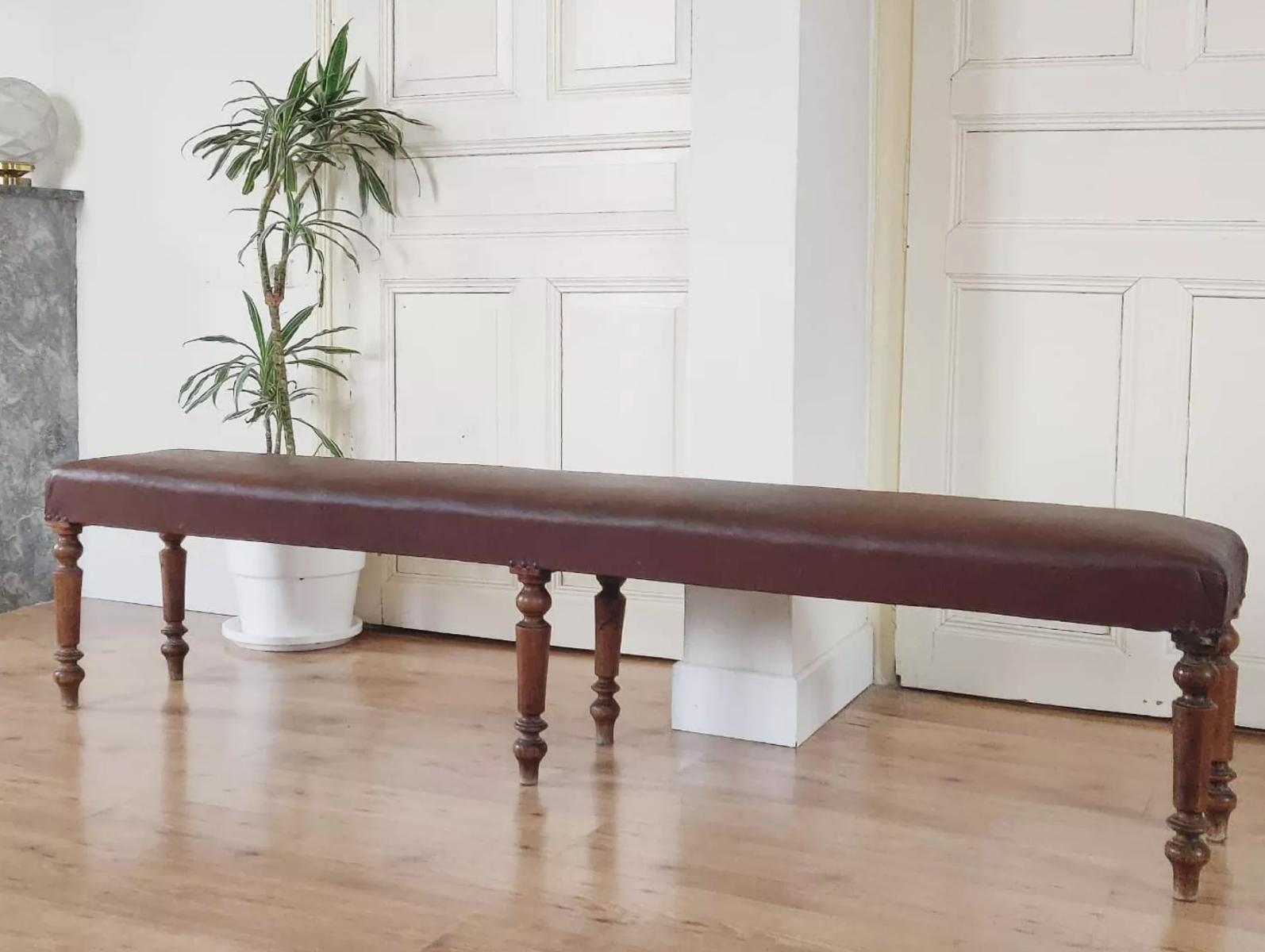 Brewery bench skaï and wood 30s