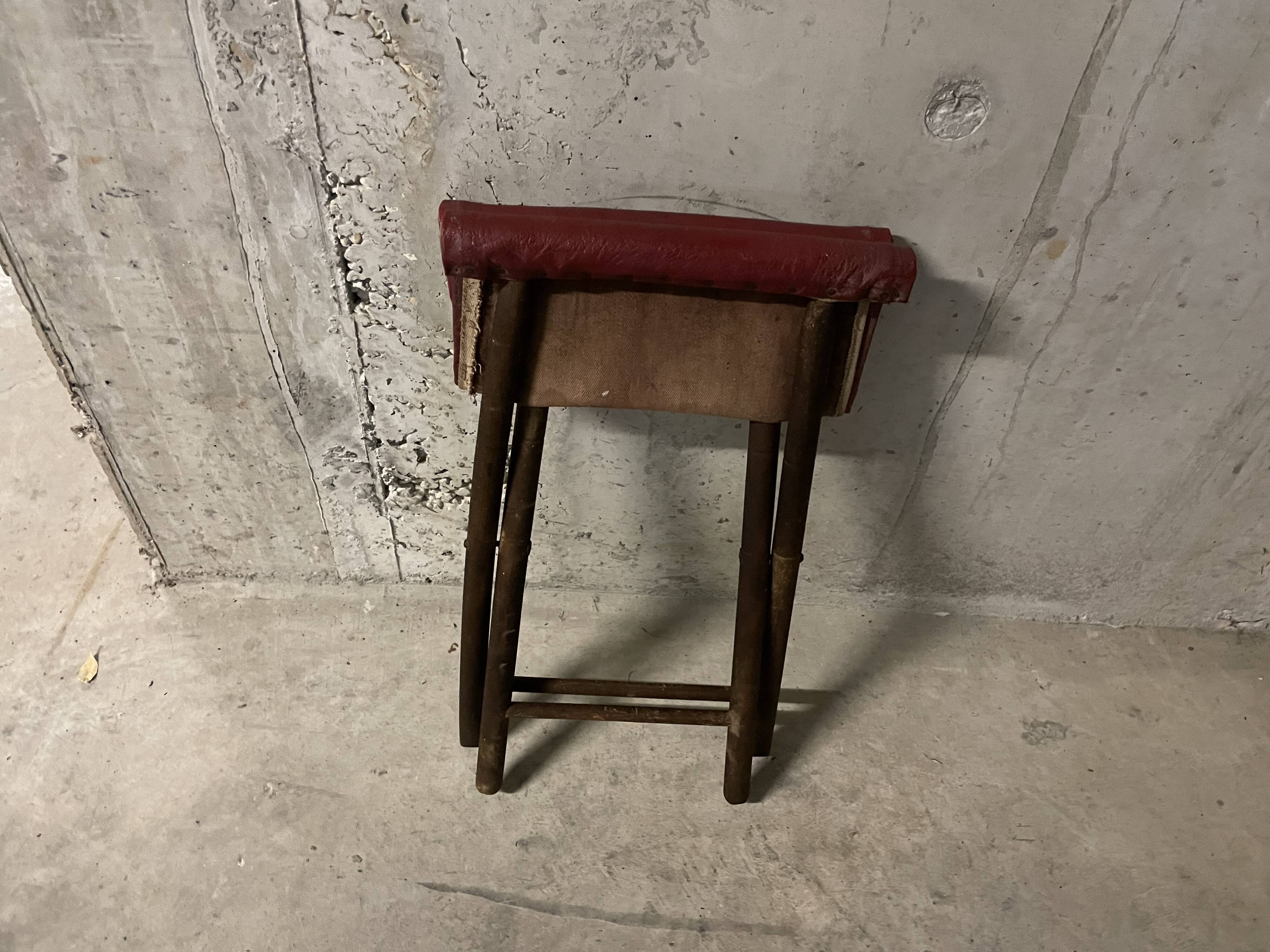 Nomadic stool 40s