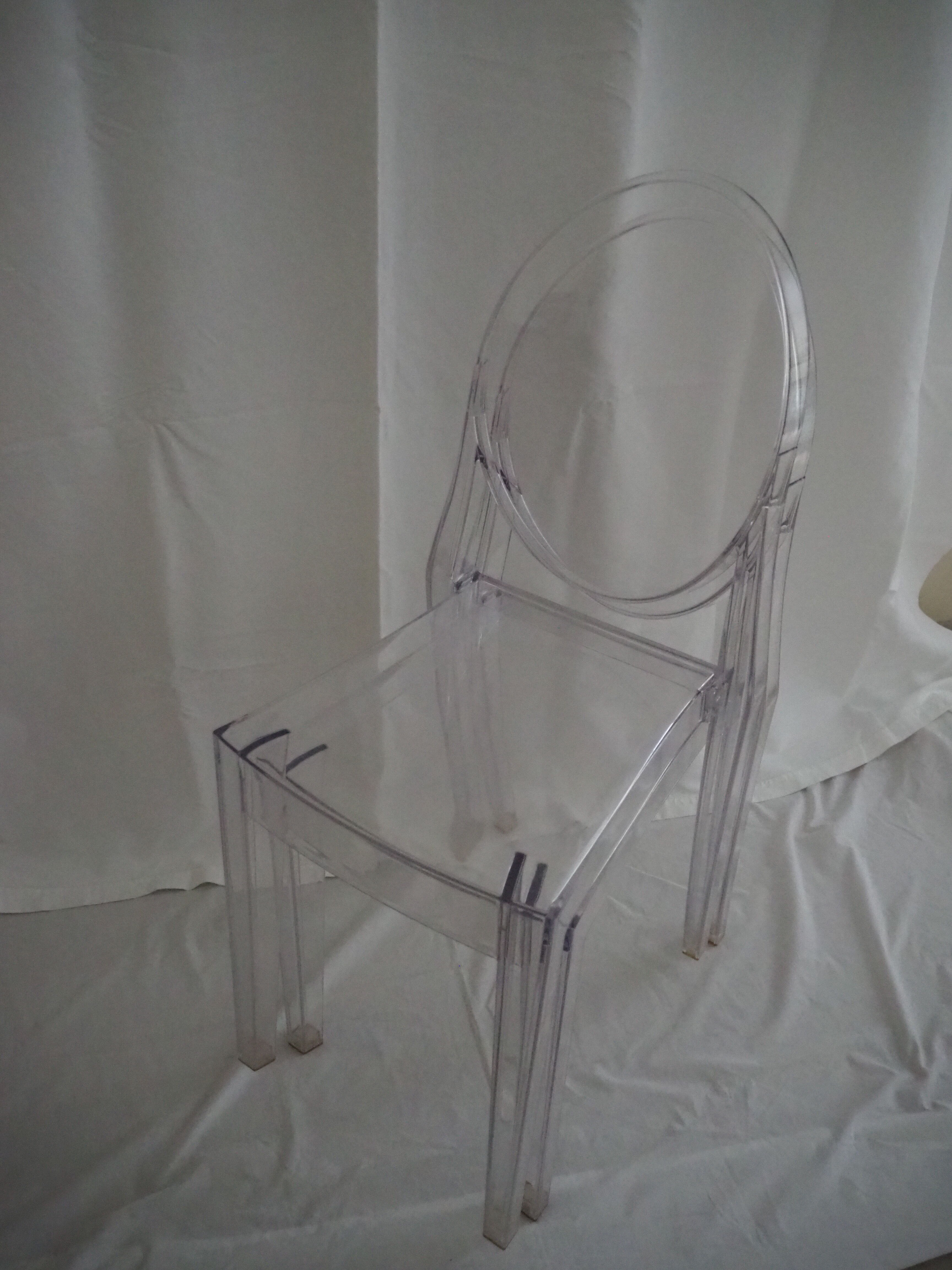Pair of stackable chairs Victoria Ghost by Philippe Starck, Kartell