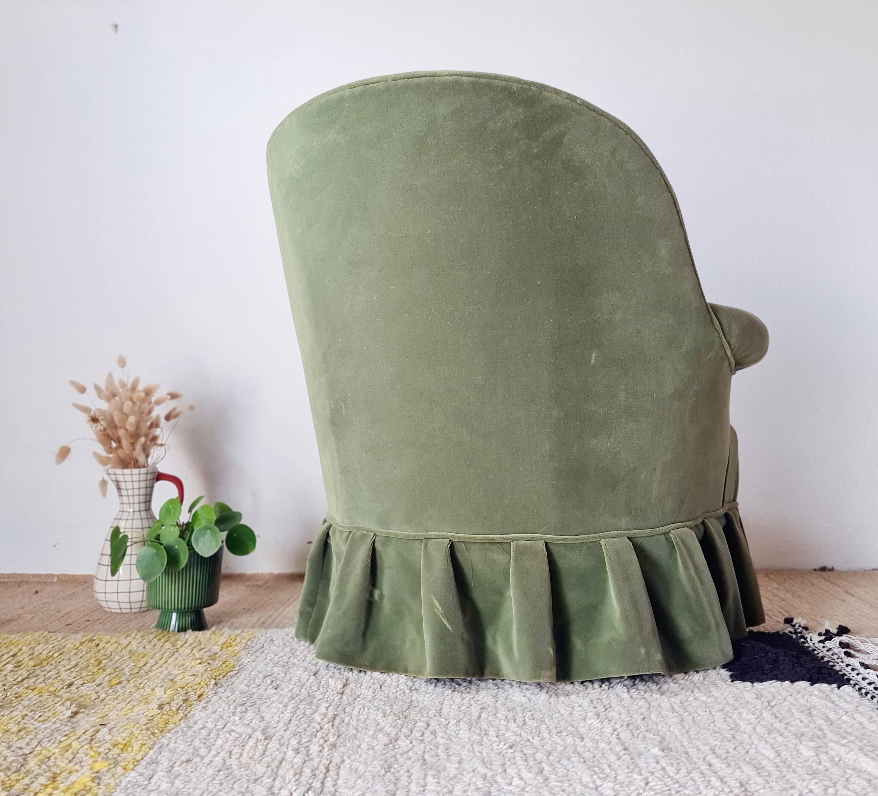 Antique crapaud armchair - green velvet