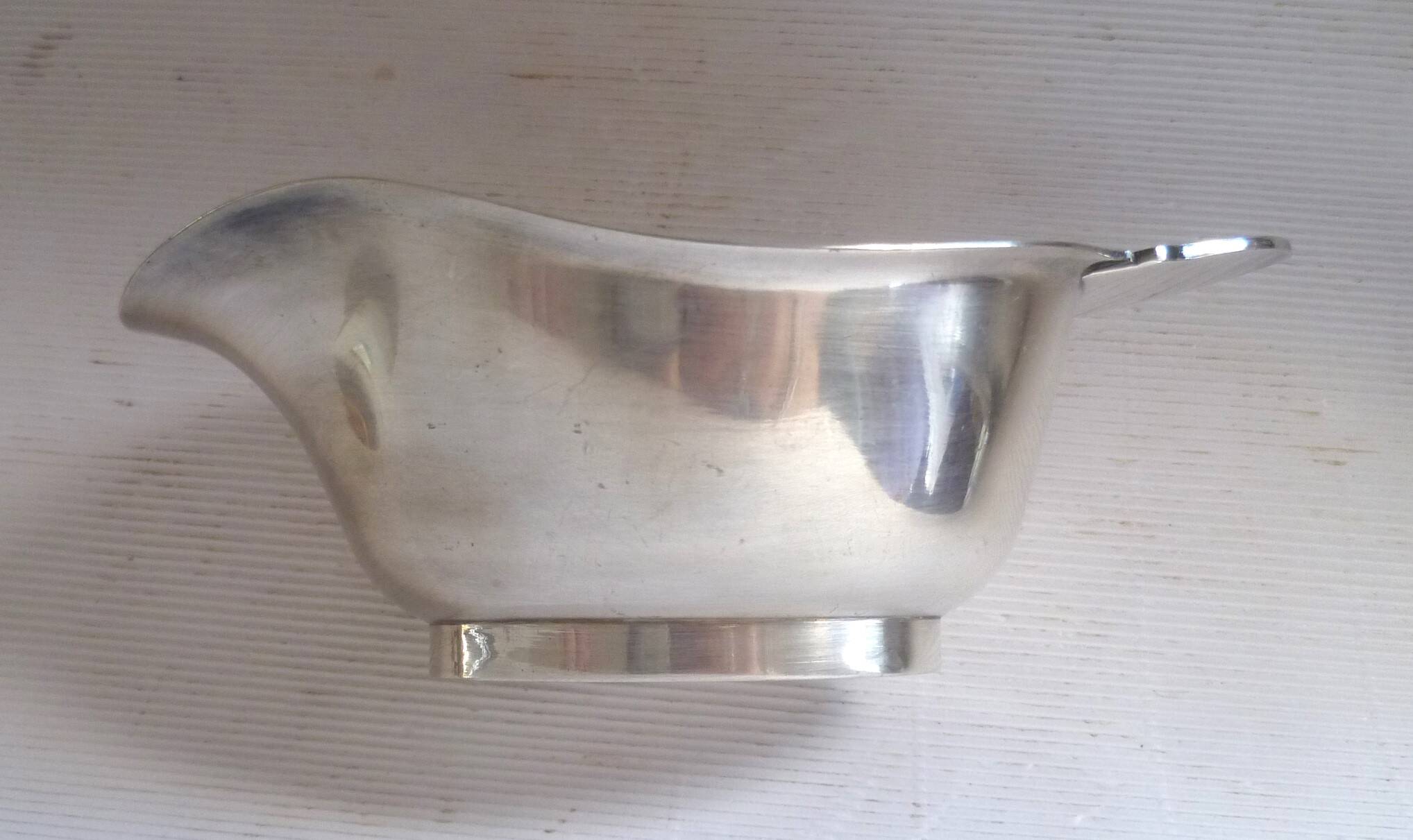 Sauciere art deco en métal argente orfè christofle