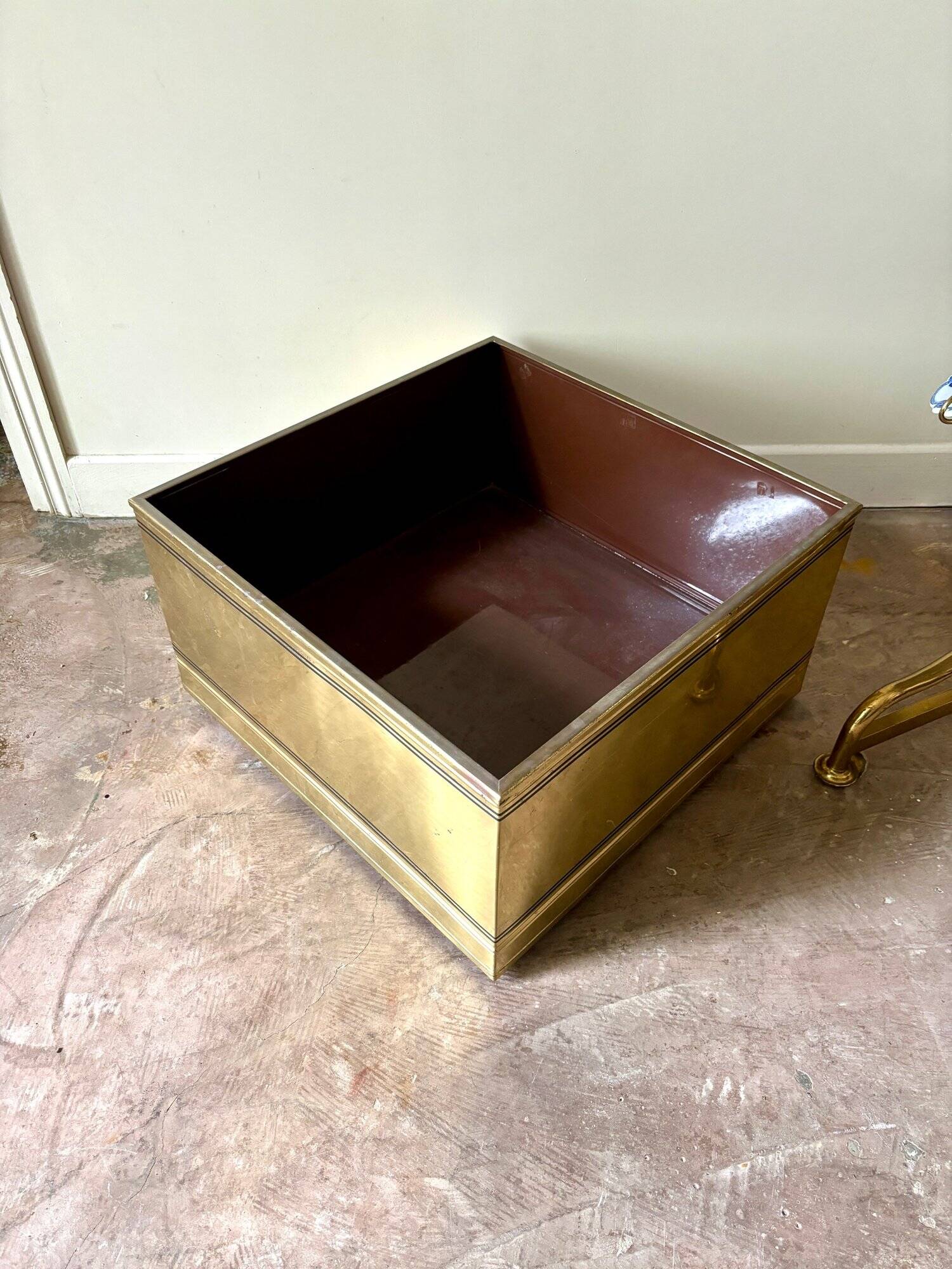 Plant box, storage box on casters in gold metal