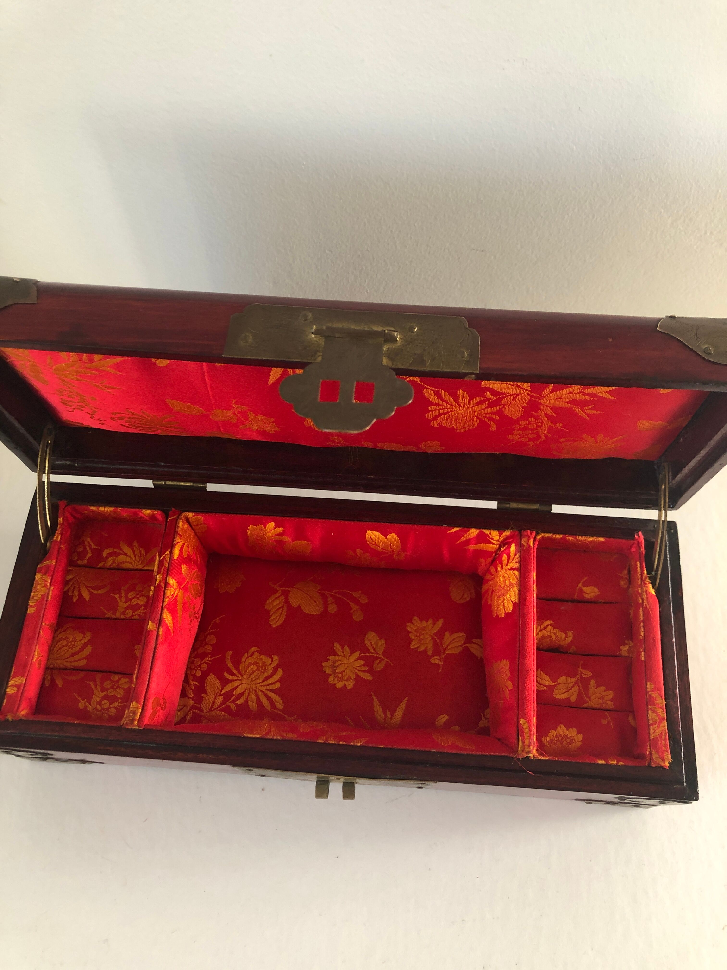 Chinese jewelry box in brass and Jade Mahogany wood