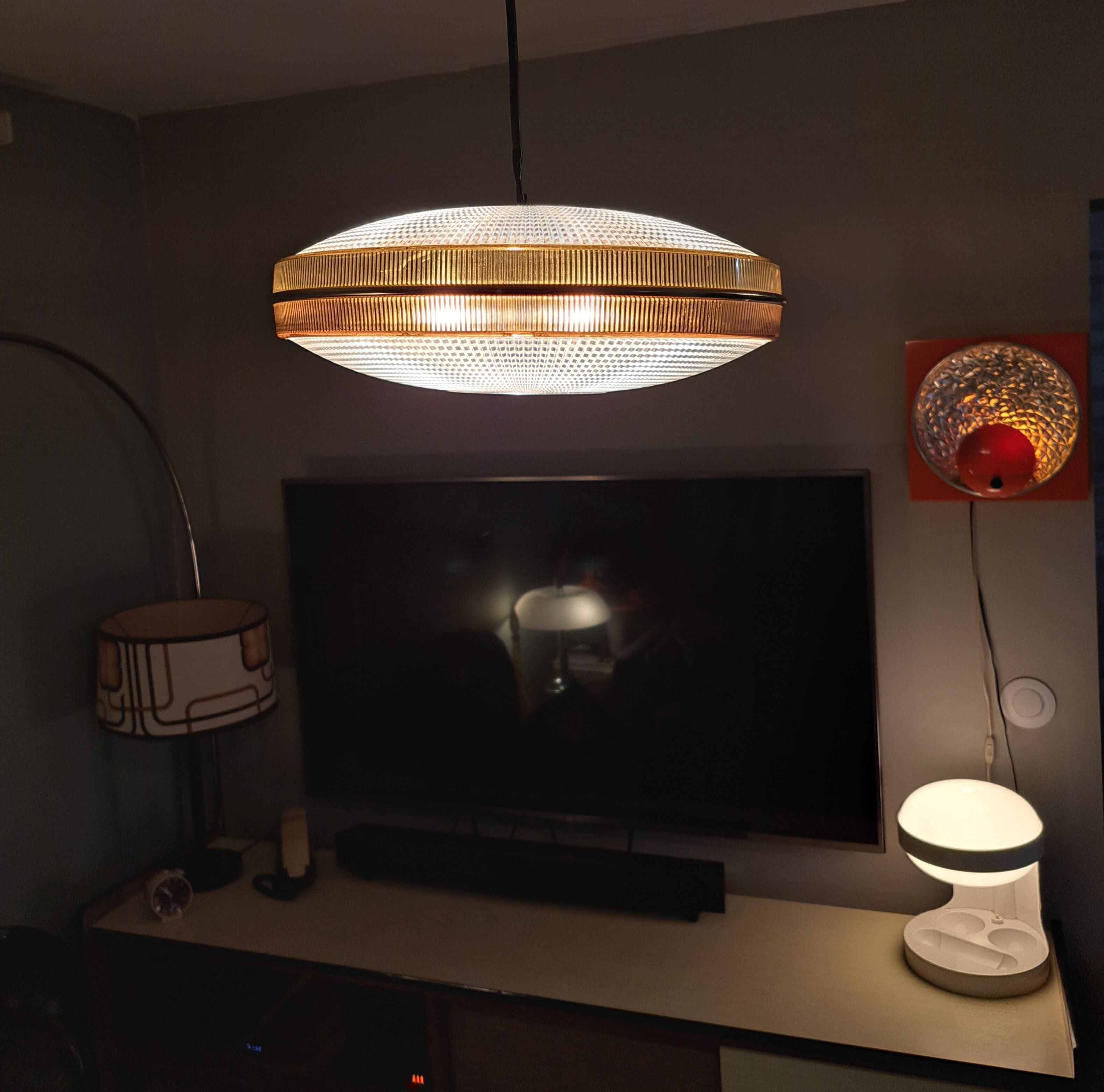 Suspension ufo space-age 1960-1970