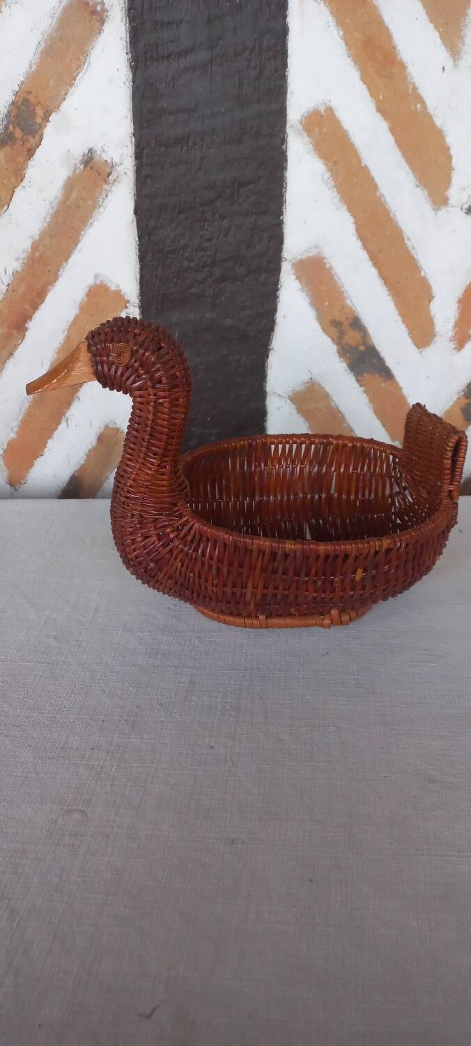 Basket basket empty pockets wicker duck