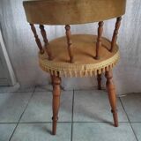 Fauteuil crapaud bois tissu velours jaune ocre