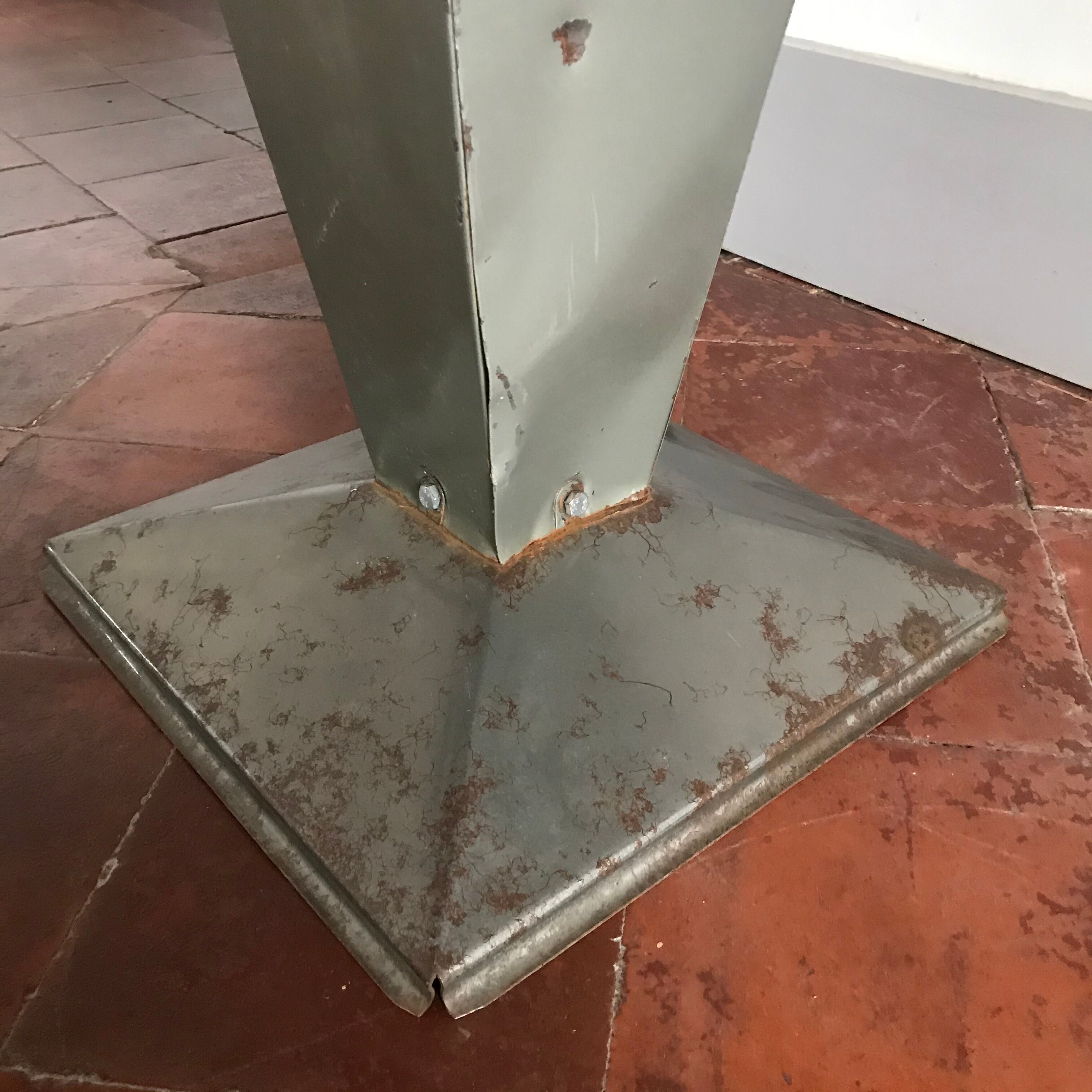 Table Tolix Xavier Pauchard model Kub