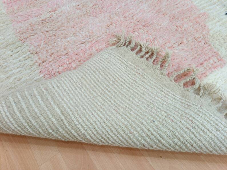 Berber rug in pure wool size 150 x 250 cm