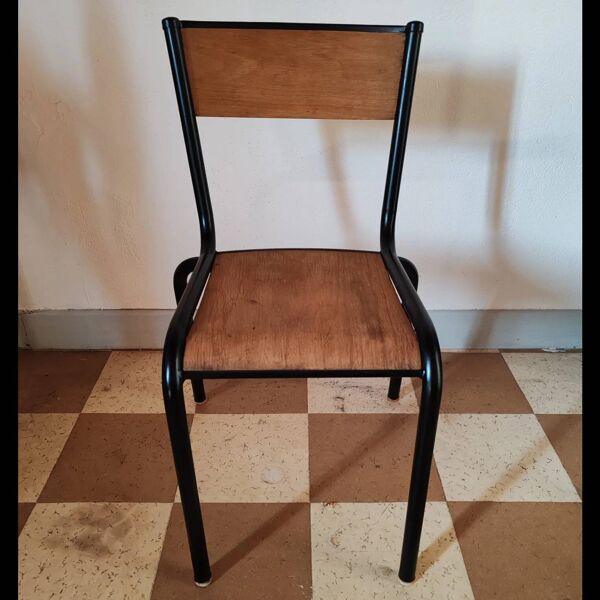 Ensemble de bureau d'écolier et chaise