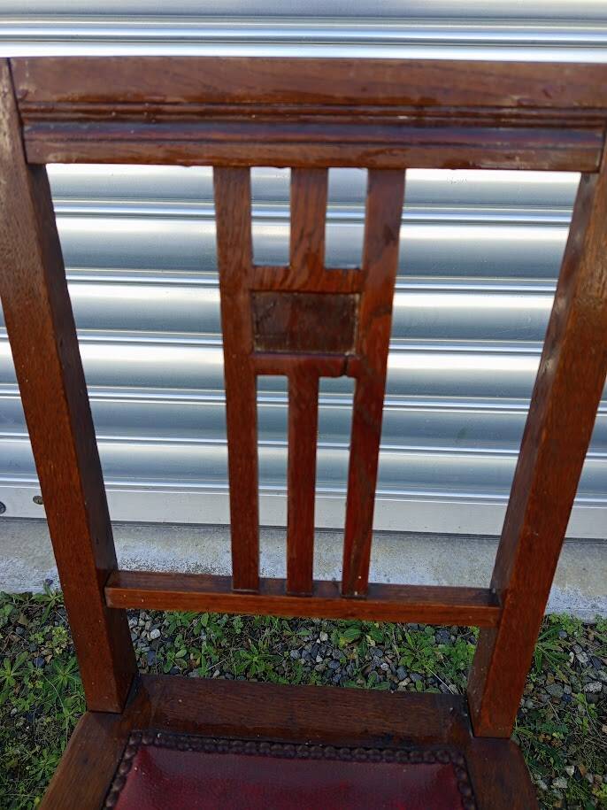 6 Art Deco dining chairs in solid wood and burgundy leather.