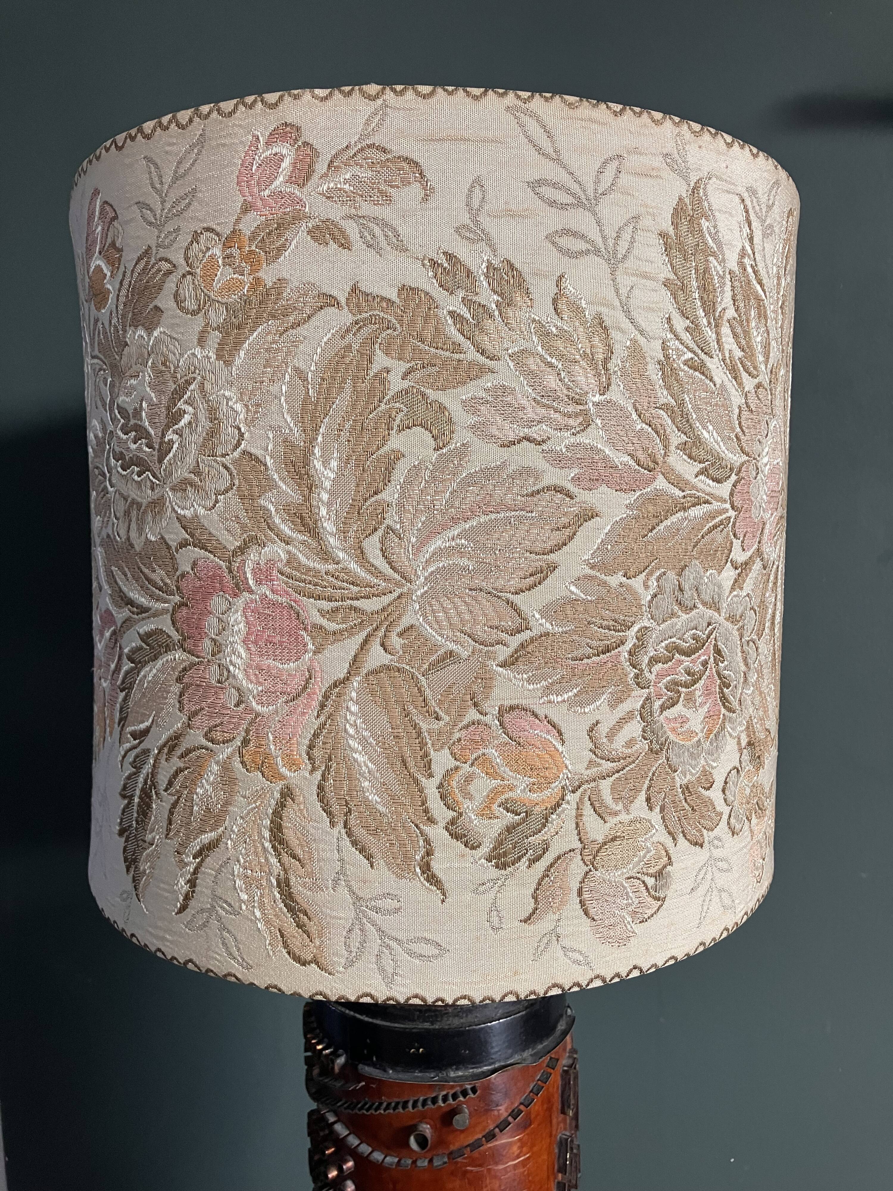 Table lamp on printing roll with floral lampshade floor lamp