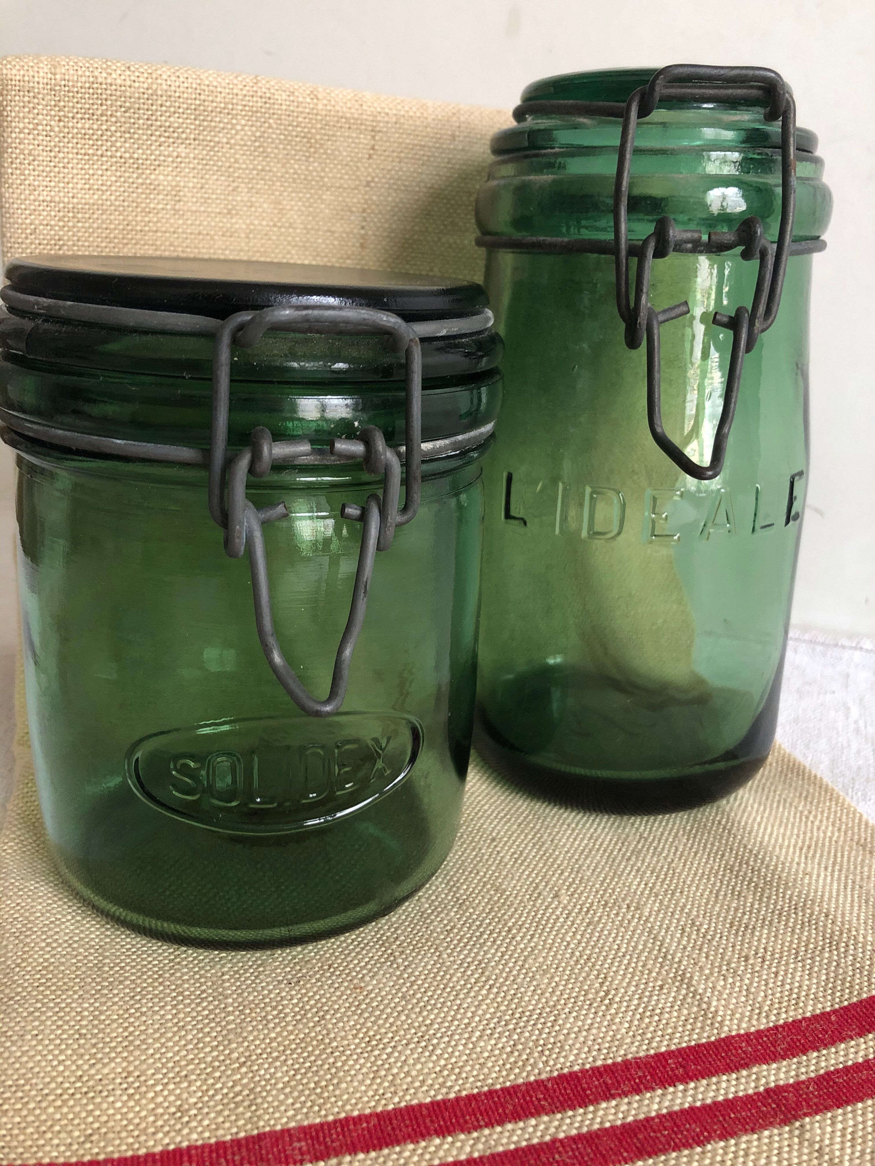 Duo of jars solidex and l'ideale