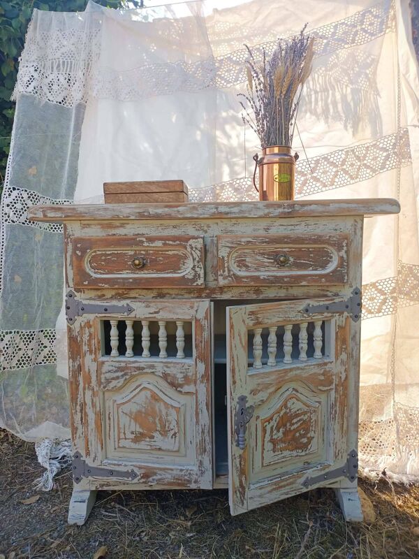 Buffet ancien patiné – Esprit campagne chic – Pièce unique