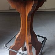 Chaise de bar brutaliste