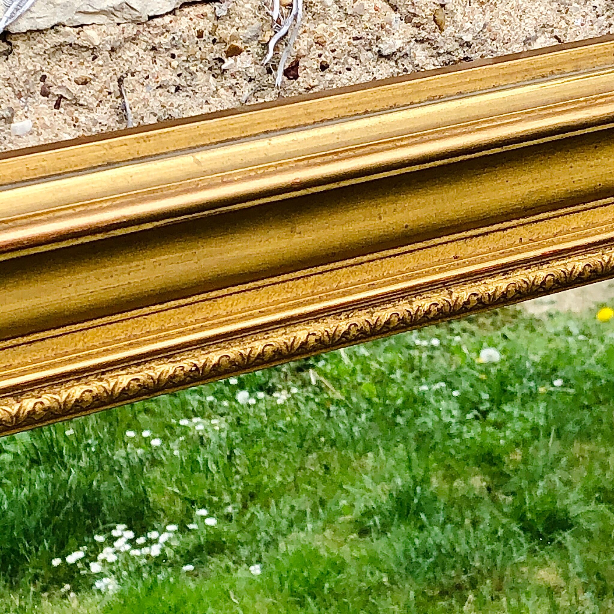 Miroir en bois doré - 79x68cm