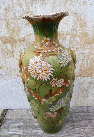 Vase Satsuma 1900 Japan Mejii period Chrysanthemes enamelled pottery