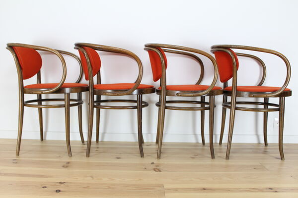 Chaises bistrot bois courbé dit ''Le Corbusier