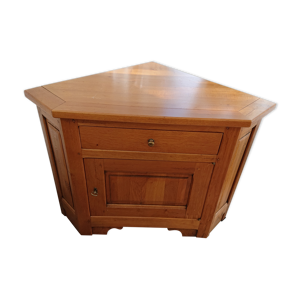 Meuble d'angle fabriqué par un
