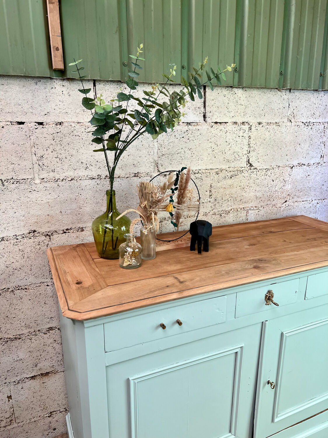 Solid wood sideboard