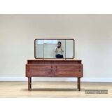 Dressing table (by Meredew)