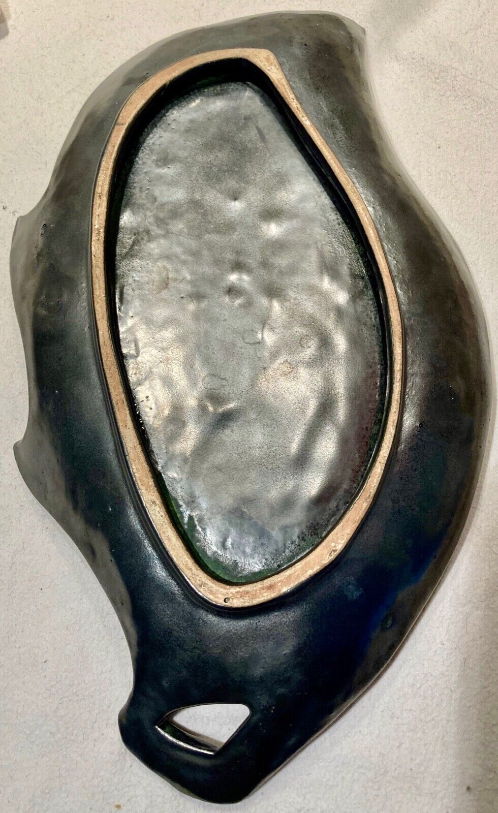 Ceramic dadish with flower decoration