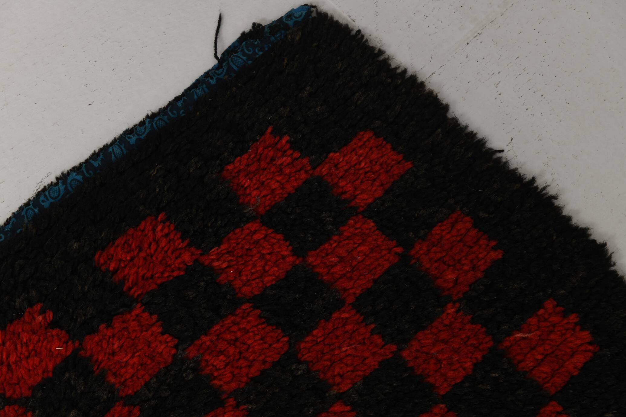 3x6 Red Black Checkered Wool Vintage Rug, 107x180Cm SK 70252