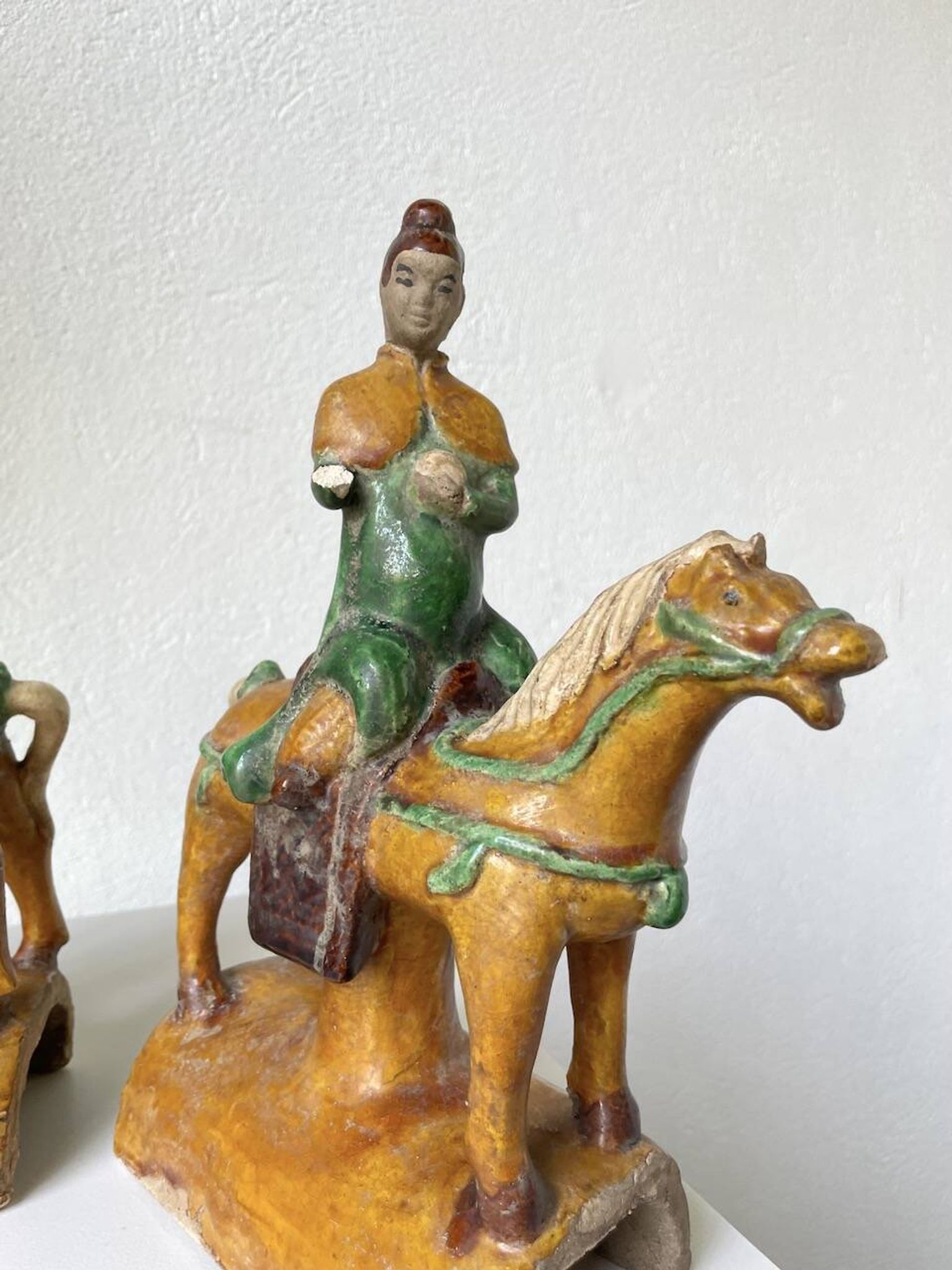 Tuile faitière équestre terre cuite époque Ming