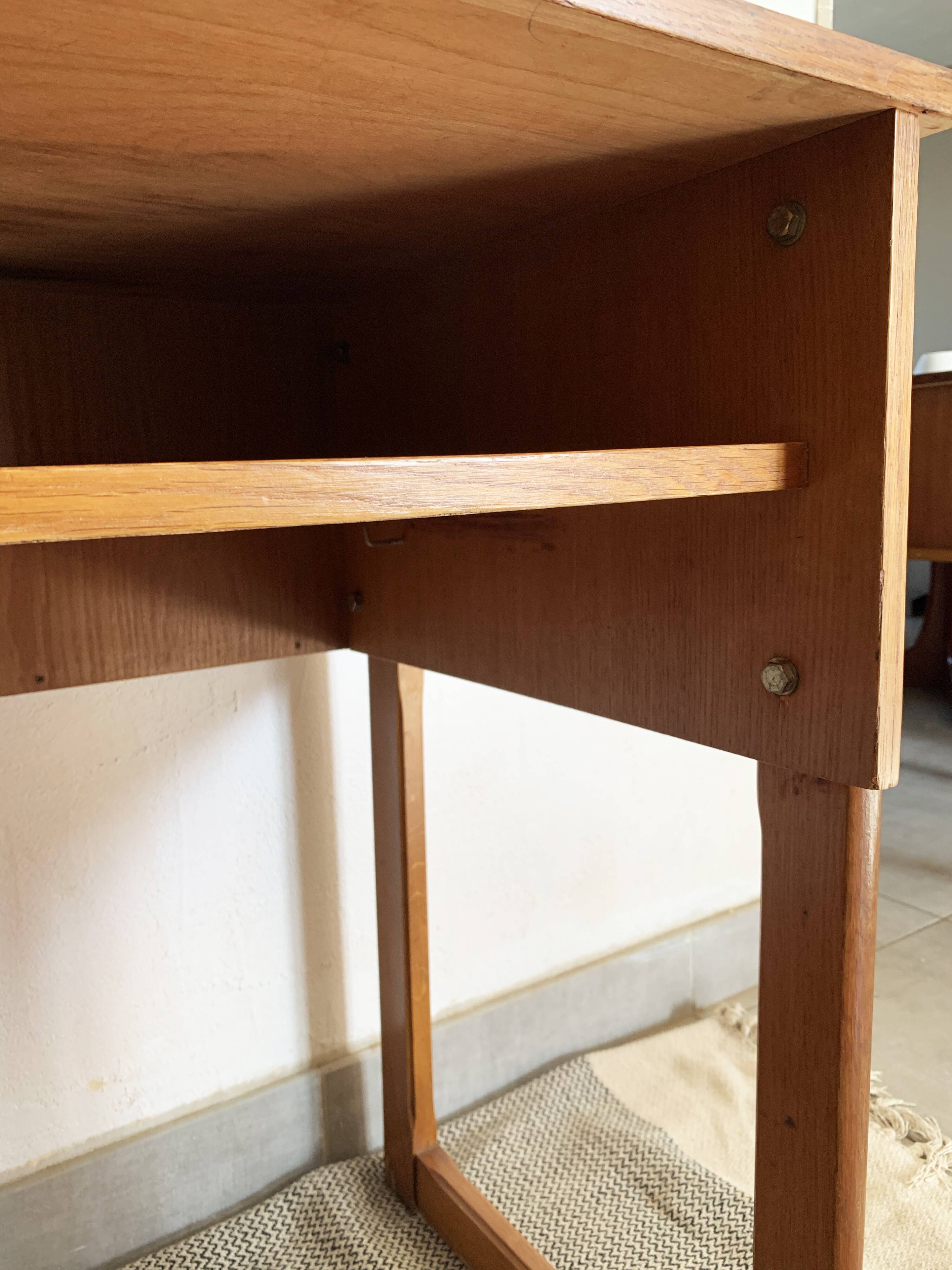 Vintage wooden office of the 50s feet 'traineau'