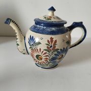 Théière Henriot Quimper – décor floral en relief