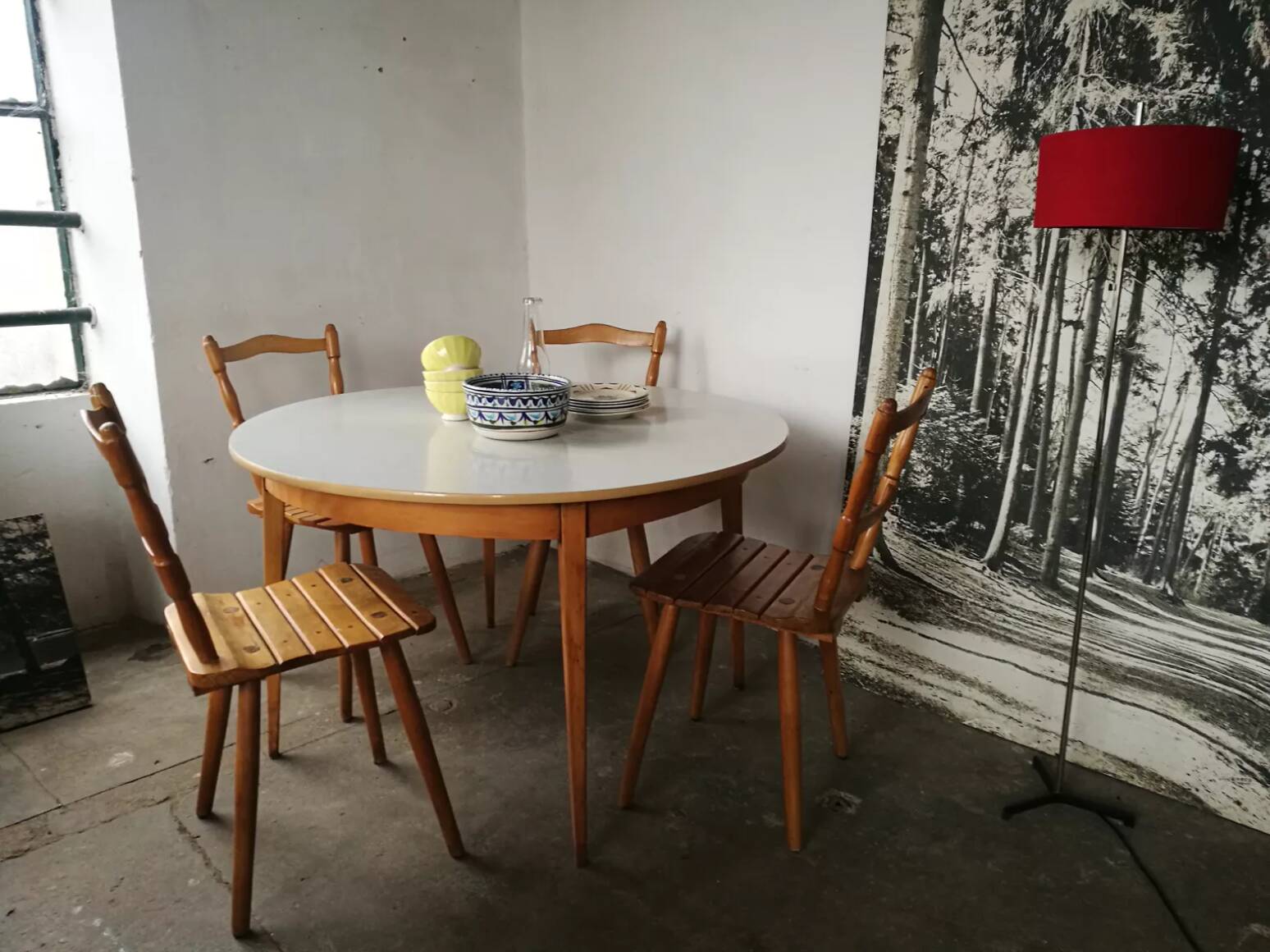 Table style scandinave bois et formica