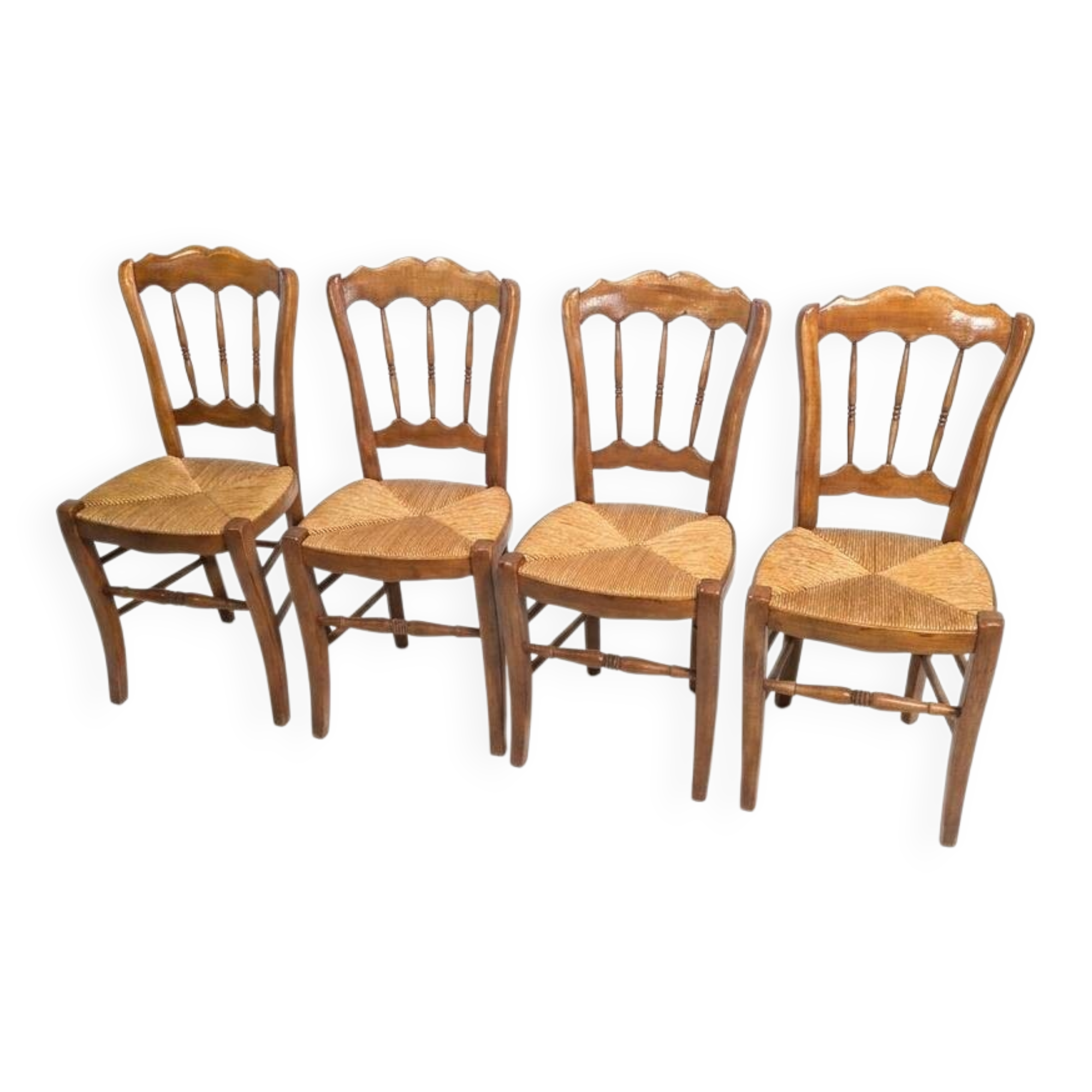 4 rustic farmhouse chairs made of wood and straw