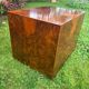 Cube en loupe de ronce