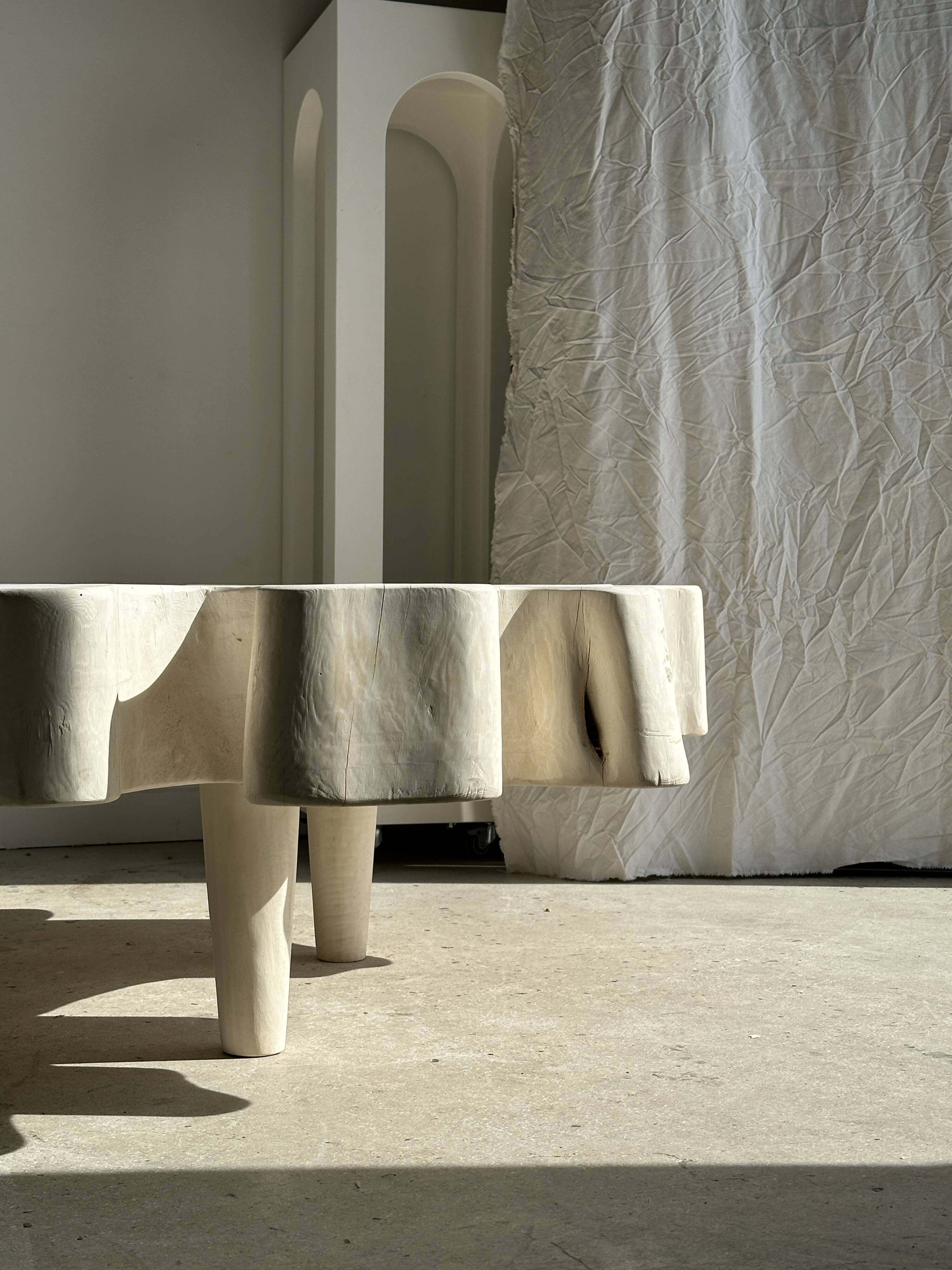 Very large whitewashed mango coffee table with an organic top D:140cm