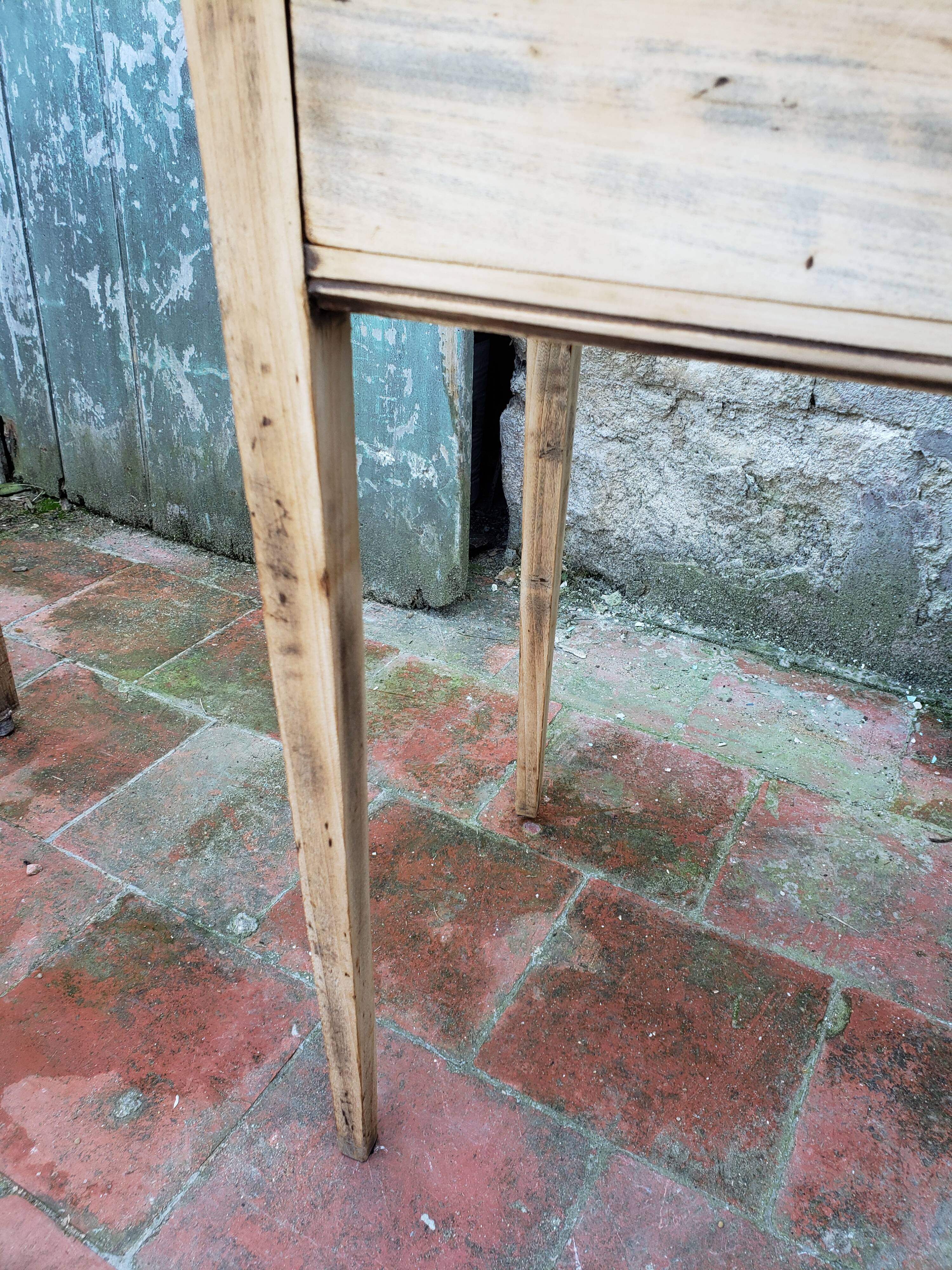 Bedside or raw wood worker