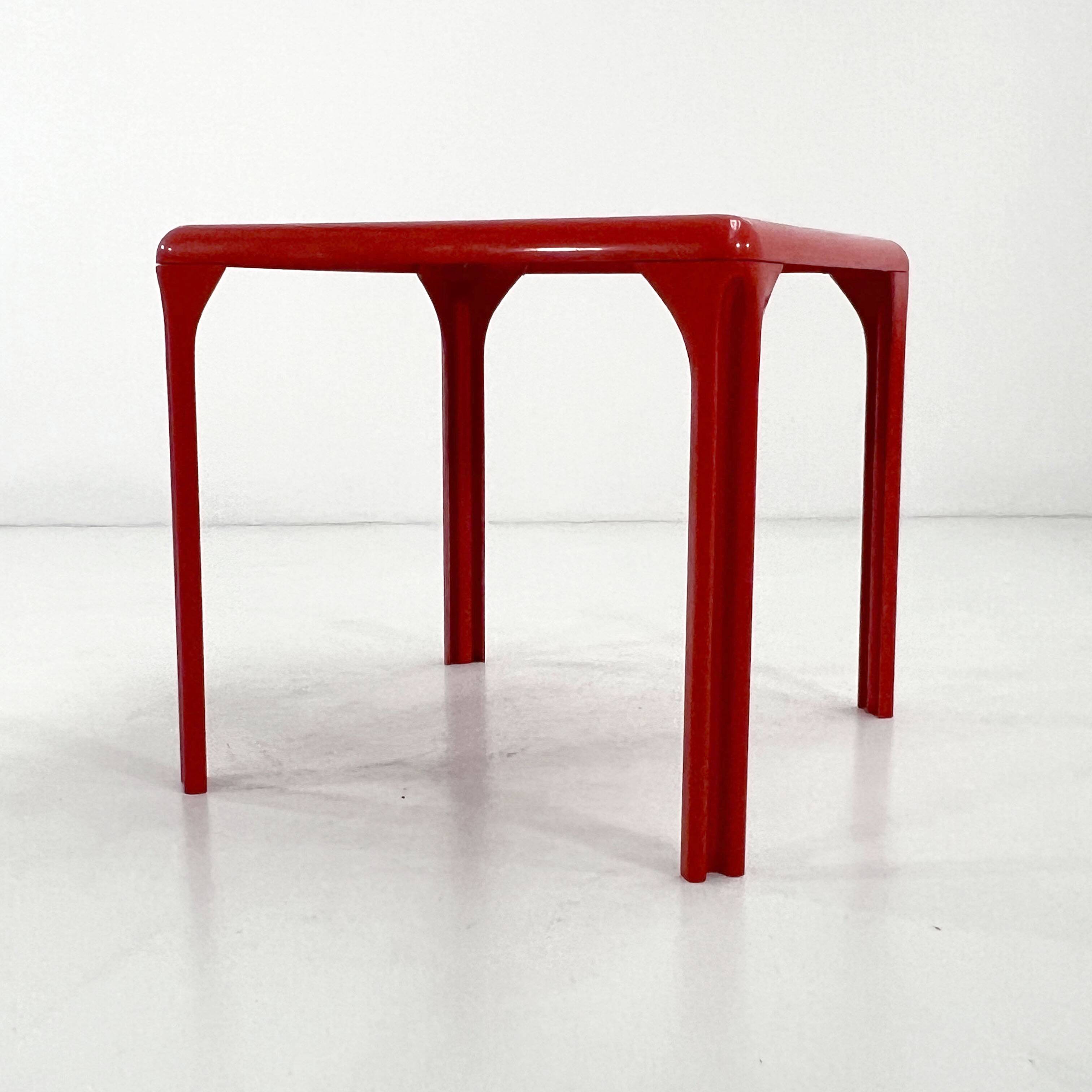 Stadio Red dining table by Vico Magistretti for Artemide, 1970
