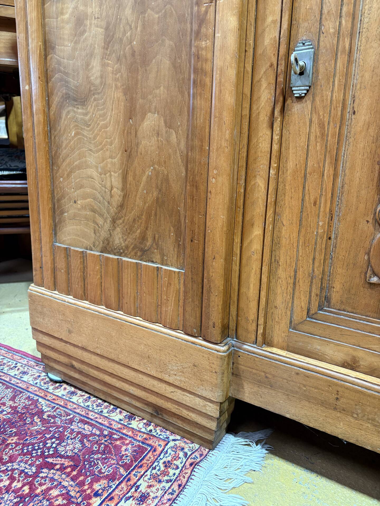 Art Deco buffet in carved walnut, marble and large mirror – 1930s