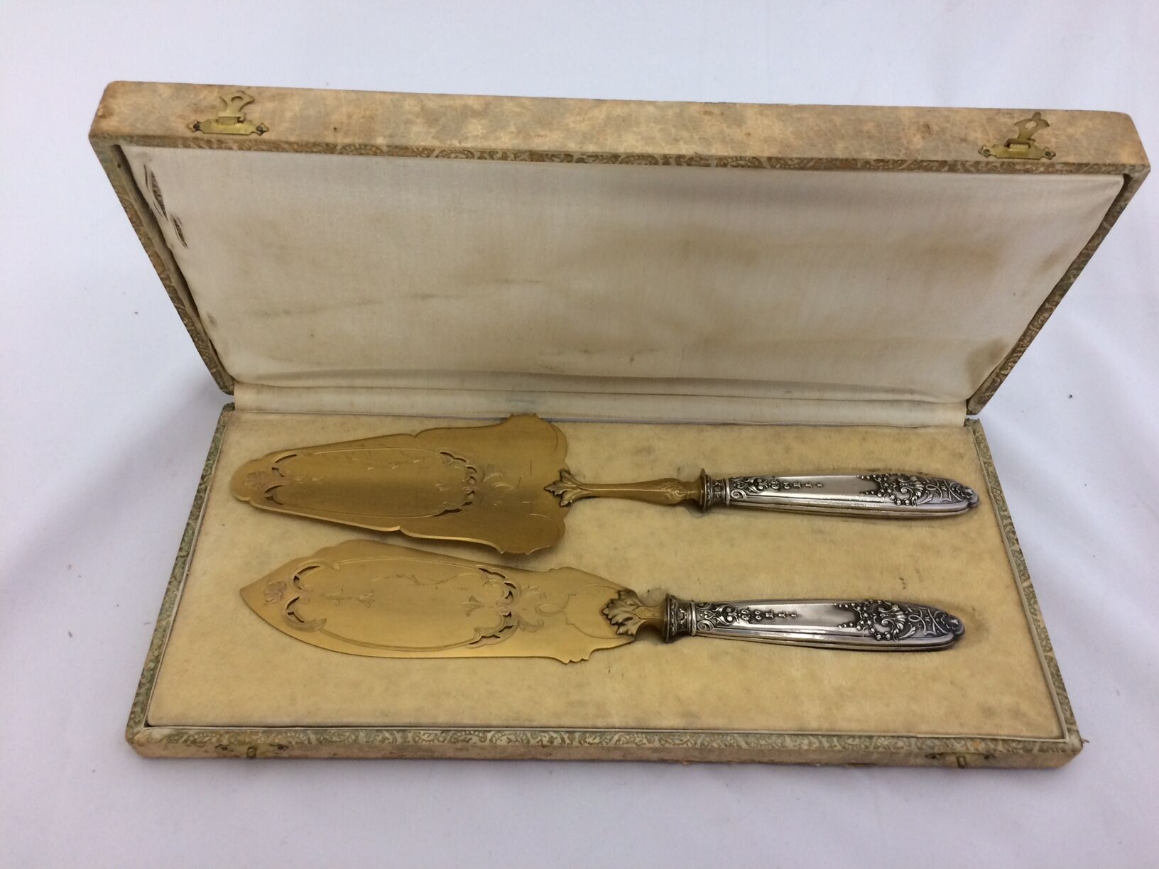 Old cake service cutlery