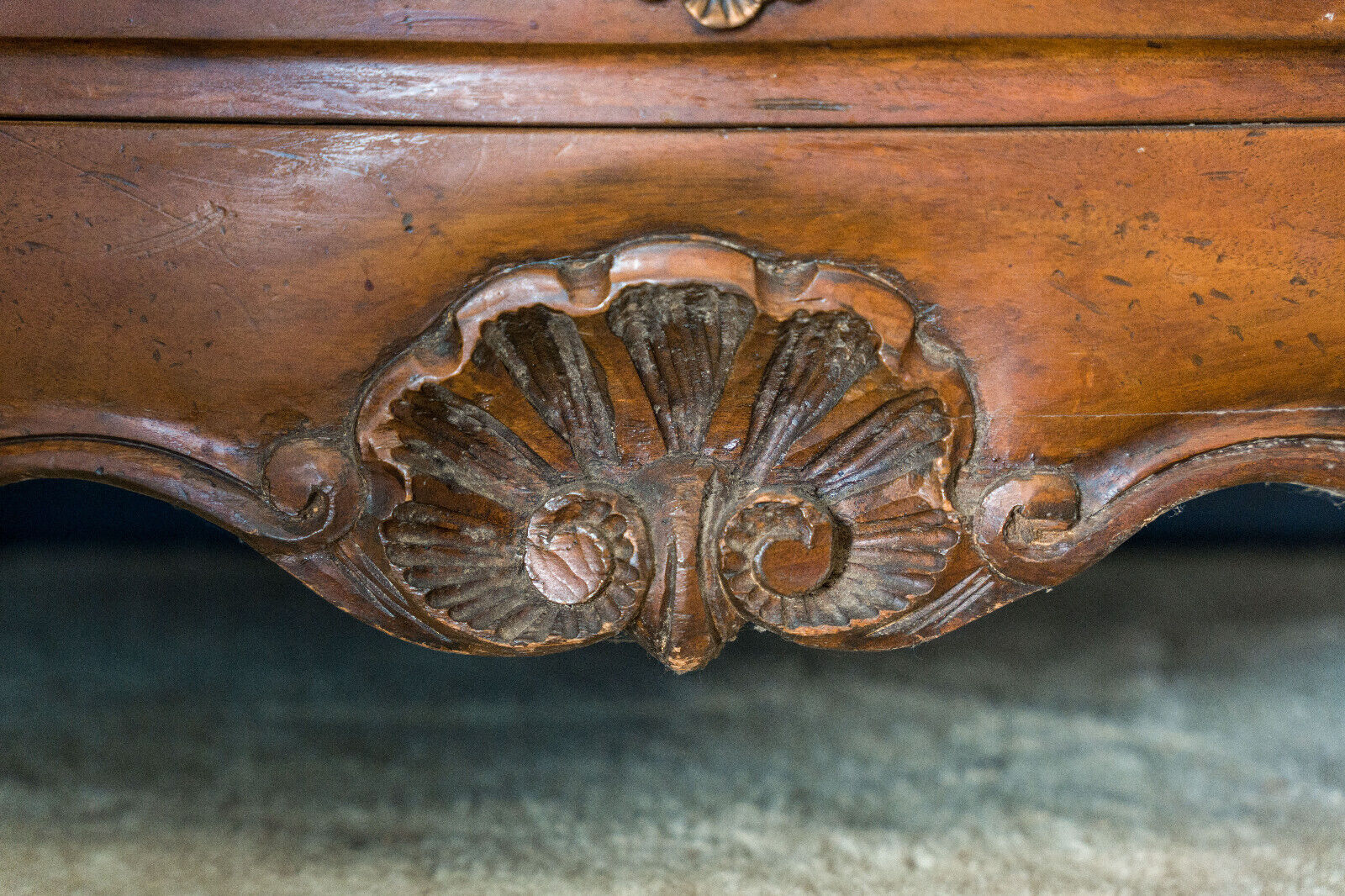 Walnut chest of drawers Louis XV style 3 drawers Bronze handles Mid-twentieth