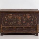 Antique wedding chest with raised plant decoration (circa 1820)