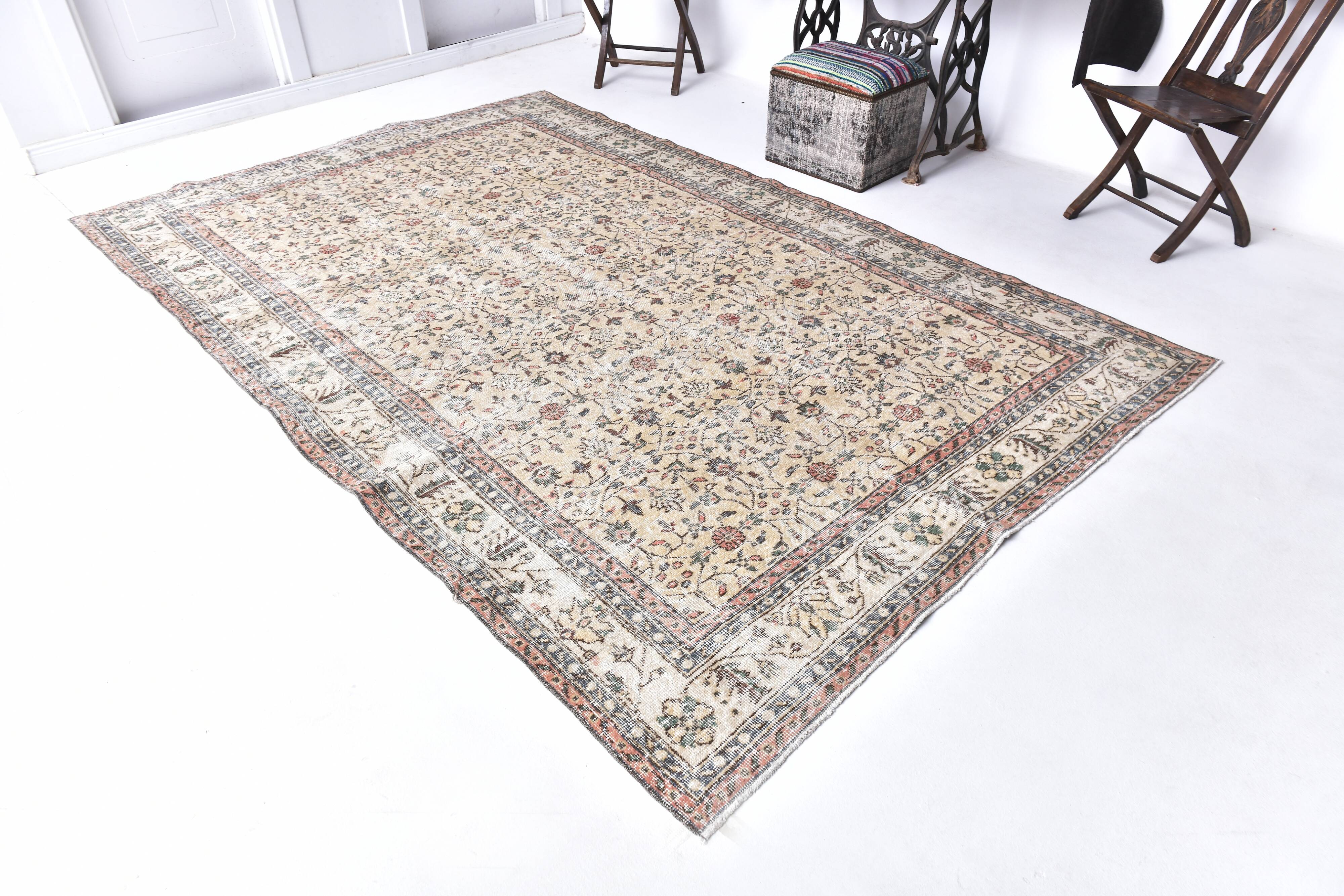 6x10 Floral Turkish Vintage Rug 199x309Cm SK 240627