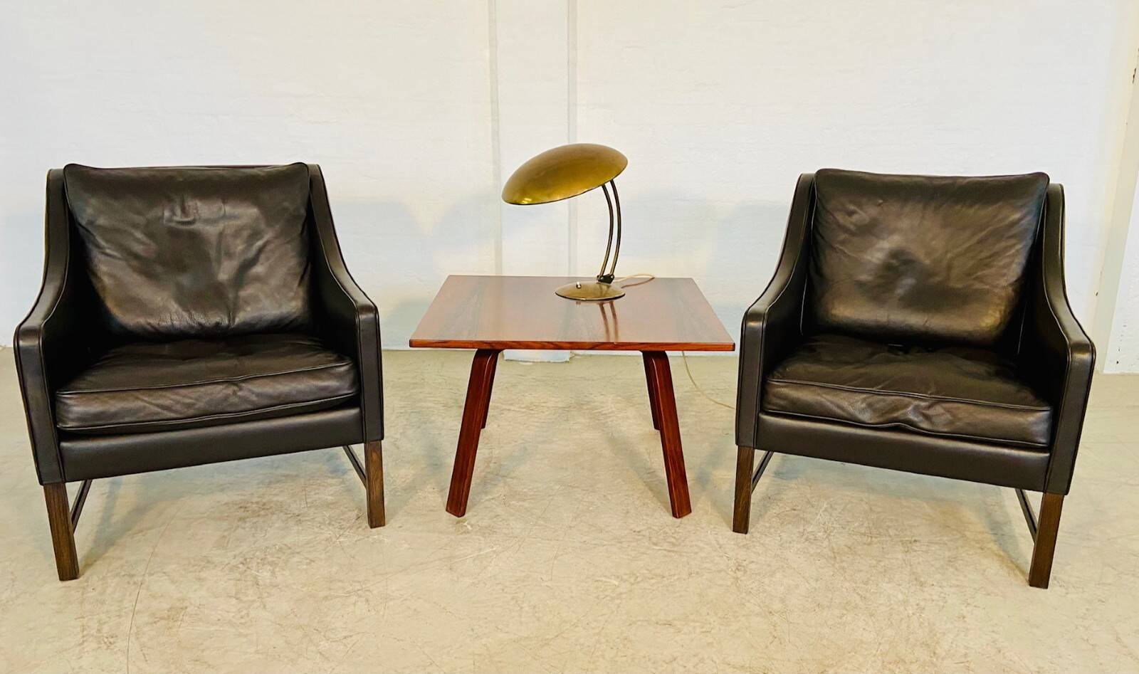 Fauteuils en cuir et palissandre de Fredrik Kayser des années 50 – cuir marron