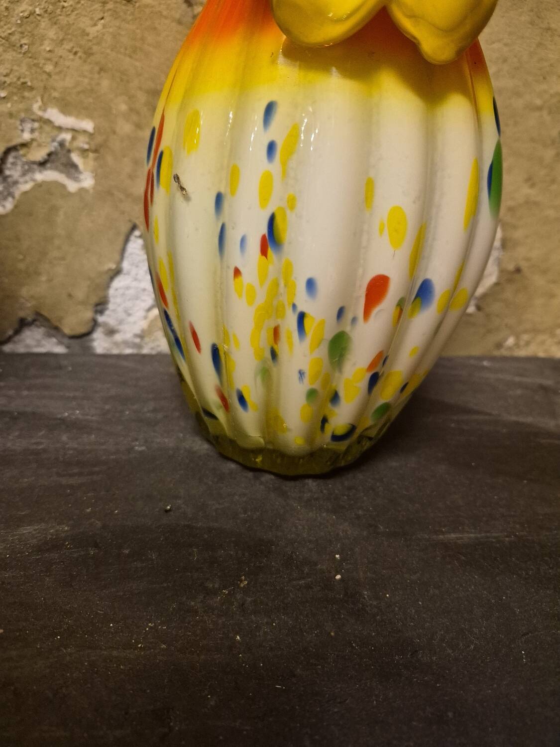Vase en verre soufflé multicolore ́