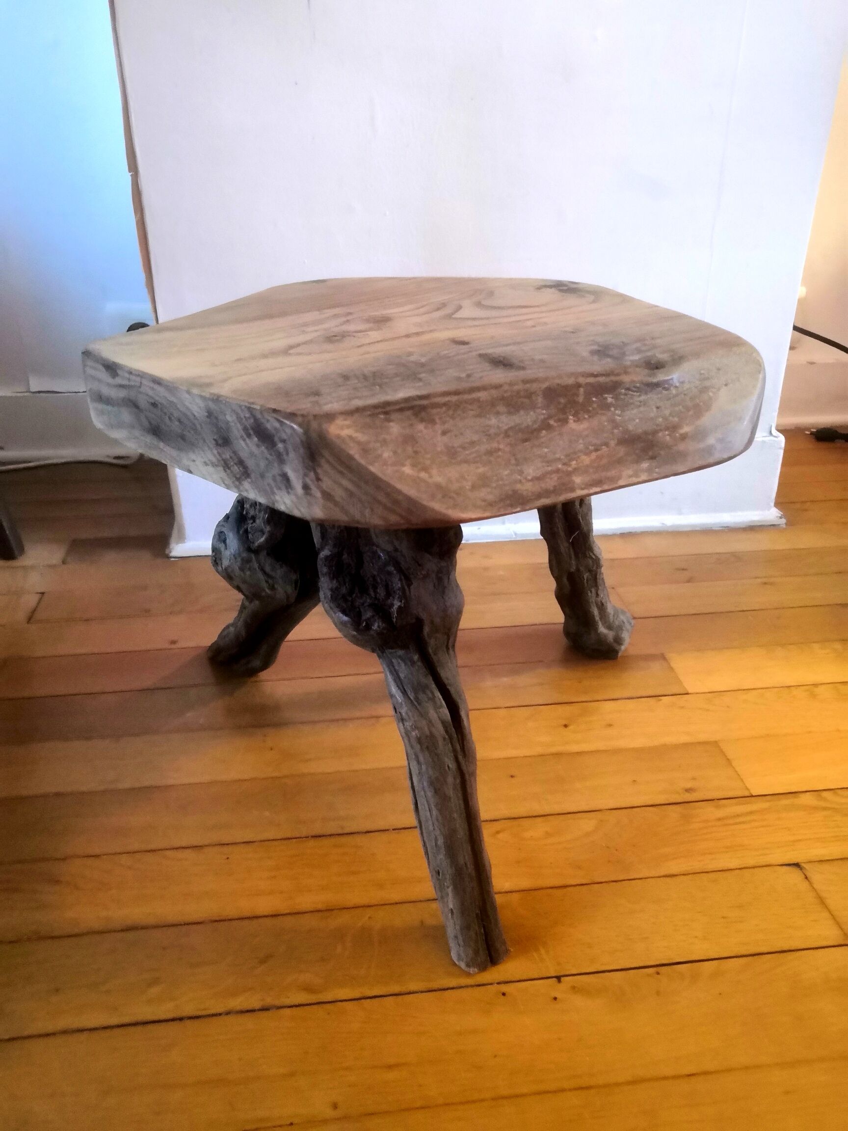 Brutalist tripod coffee table solid wood and 60s design living legs