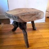 Table basse tripode brutaliste bois massif et pieds de vie design années 60