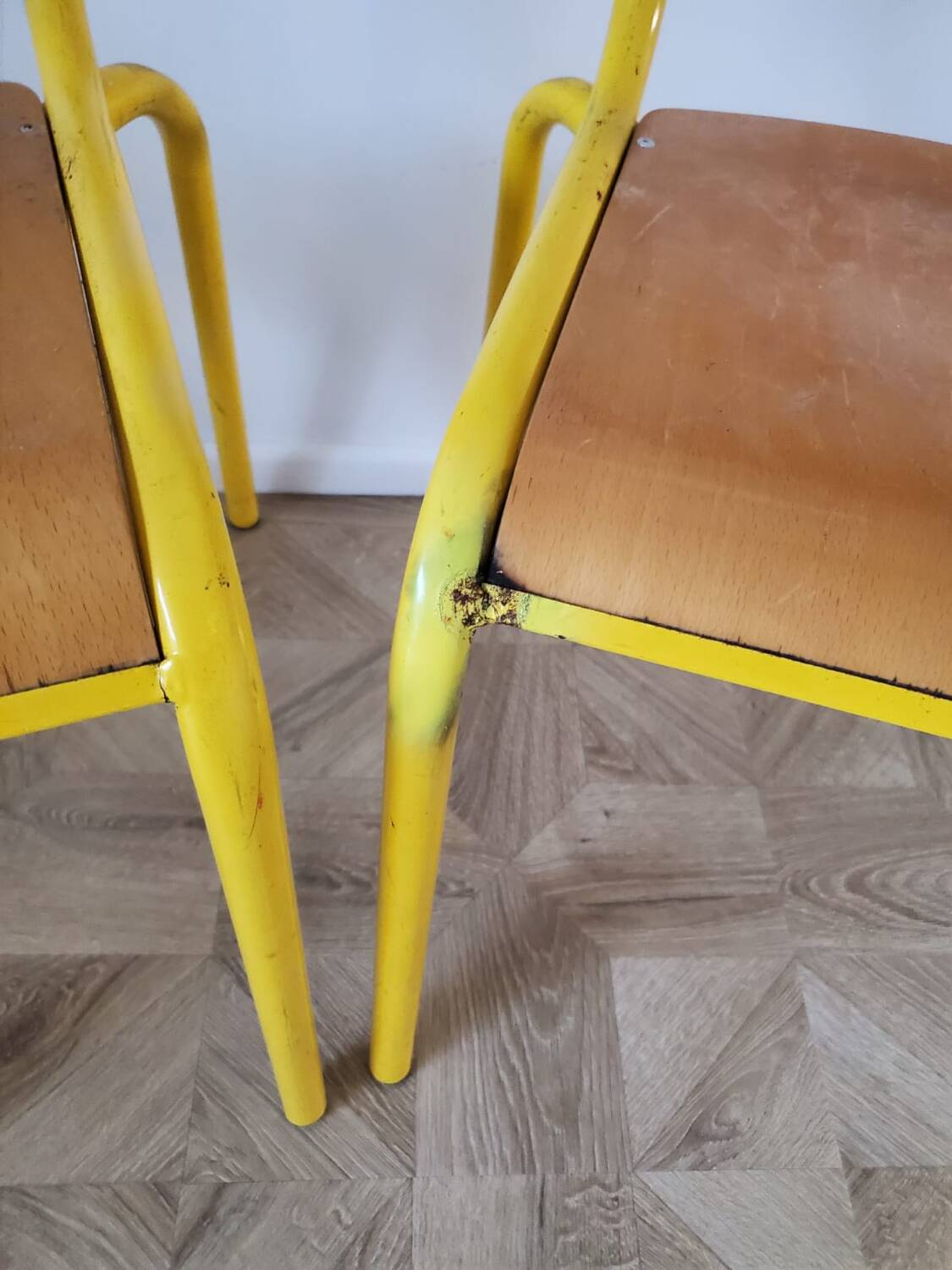 Set of 2 school chairs