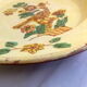 Plat XL d'art populaire aux fleurs et à l'oiseau