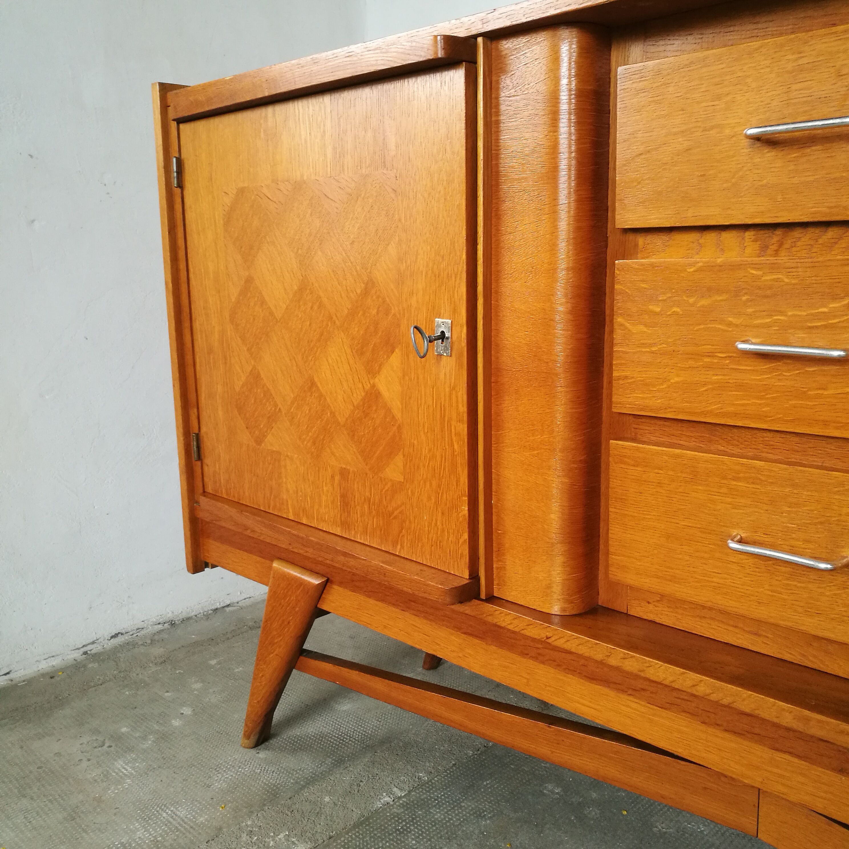Enfilade 50s golden oak compass feet