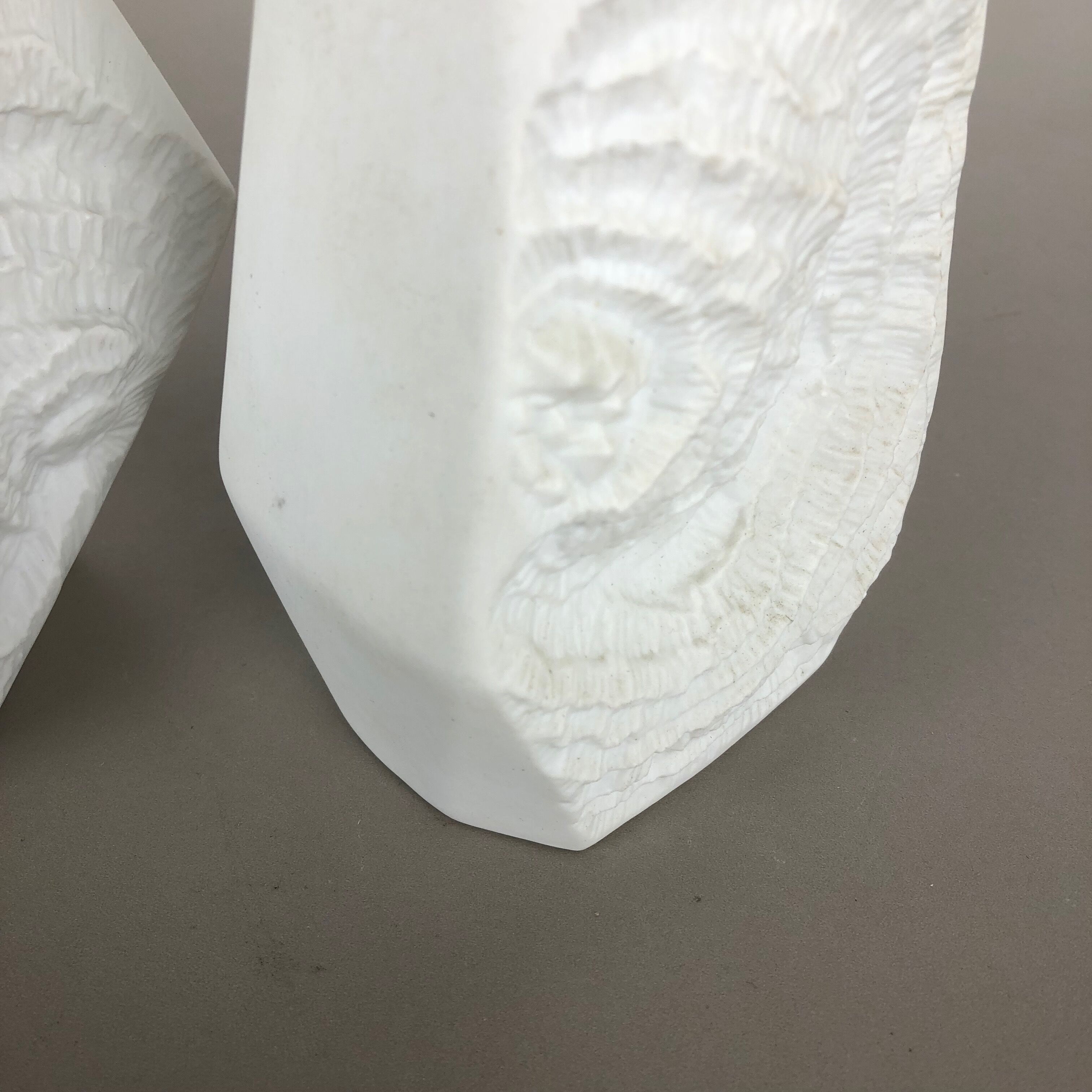 Ensemble de 2 vases originaux de porcelaine d'art d'art d'OP par AK Kaiser Allemagne années 70