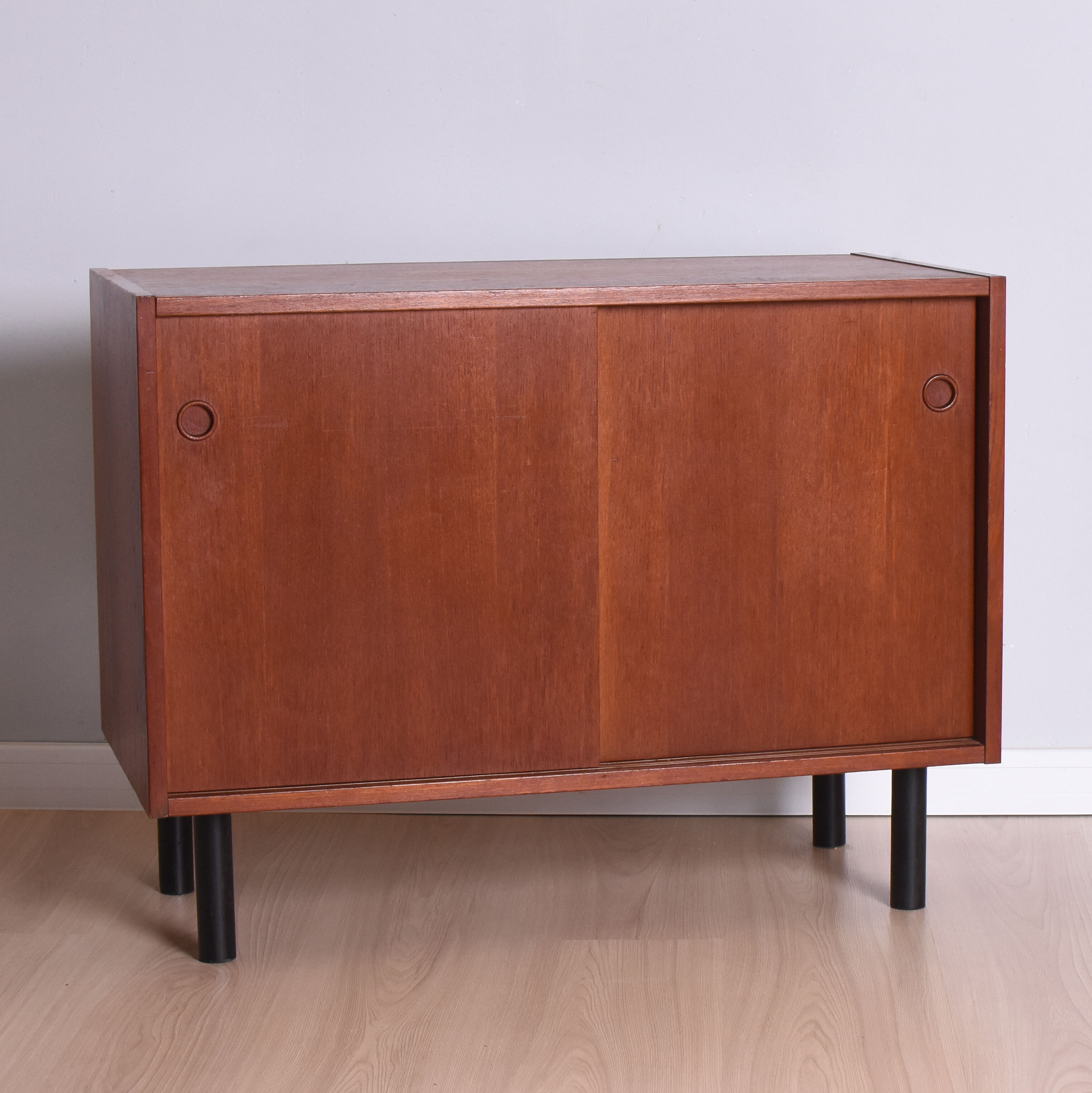 Cabinet, 1970s